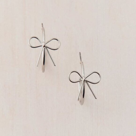 NWT Urban Outfitters Bow Hoop Gold Earrings - Picture 3 of 4